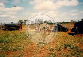 Acampamento do MST [sem identificação] (São Paulo (Estado), ago. 1990) [fotografia] / Fotógrafo(a) : Arquivo MST. -- Ref.: BR-SPMST_MST-SN-CIN_AMP_000041-000161-ACP.