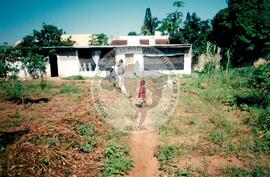 Visita à África - Maguilla (Africa, [sem data]) [fotografia] / Fotógrafo(a) : Arquivo MST. -- Ref.: BR-SPMST_MST-SN-CIN_AMP_001100-009013-RIT.