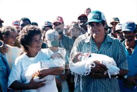 Visita a acampamento do MST [sem identificação] (Espírito Santo, [sem data]) [fotografia] / Fotógrafo(a) : Arquivo MST. -- Ref.: BR-SPMST_MST-SN-CIN_AMP_000006-000028-ACP.