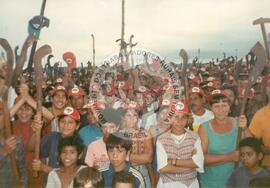 Trabalhadores no acampamento "8 de Março" do MST (Itaquiraí-MS, 1997) [fotografia] / Fotógrafo(a) : Arquivo MST. -- Ref.: BR-SPMST_MST-SN-CIN_AMP_000023-000091-ACP.