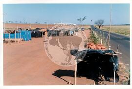 Acampamento "Guarantã" (São Paulo (Estado), jul. 1998) [fotografia] / Fotógrafo(a) : Douglas Mansur. -- Ref.: BR-SPMST_MST-SN-CIN_AMP_000045-000202-ACP.