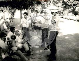 Manifestação INCRA (Eldorado-MS, nov. 1986) [fotografia] / Fotógrafo(a) : Cácia Cortez. -- Ref.: BR-SPMST_MST-SN-CIN_AMP_000599-003441-AMT.