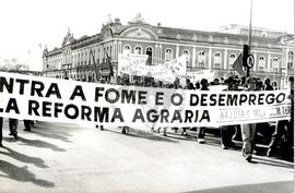 Mobilização (Porto Alegre-RS, 1992) [fotografia] / Fotógrafo(a) : Elenice Lucenas. -- Ref.: BR-SPMST_MST-SN-CIN_AMP_000463-002701-AMT.