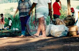 Acampamento " Nova Canudos- Fazenda Engenheiro D'Agua" do MST (Porto Feliz-SP, fev. 1999) [fotografia] / Fotógrafo(a) : Douglas Mansur. -- Ref.: BR-SPMST_MST-SN-CIN_AMP_000046-000285-ACP.