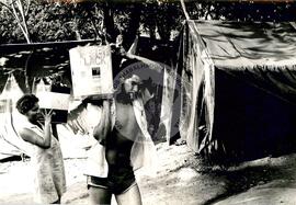 Acampamento do MST na BR-153 (Goiânia-GO, 1987) [fotografia] / Fotógrafo(a) : Jofre Maceno. -- Ref.: BR-SPMST_MST-SN-CIN_AMP_000008-000062-ACP.