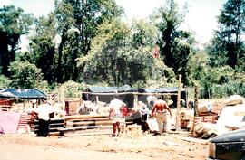 Acampamento " Nova Canudos- Fazenda Engenheiro D'Agua" do MST (Porto Feliz-SP, fev. 1999) [fotografia] / Fotógrafo(a) : Douglas Mansur. -- Ref.: BR-SPMST_MST-SN-CIN_AMP_000046-000271-ACP.