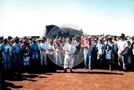 Visita a acampamento do MST [sem identificação] (Espírito Santo, [sem data]) [fotografia] / Fotógrafo(a) : Arquivo MST. -- Ref.: BR-SPMST_MST-SN-CIN_AMP_000006-000018-ACP.