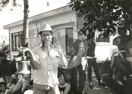 Protesto em Frente à Secretaria do Estado da Reforma Agrária (Curitiba-PR, ago. 1986) [fotografia] / Fotógrafo(a) : Arnaldo Alves. -- Ref.: BR-SPMST_MST-SN-CIN_AMP_000440-002553-AMT.