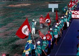 Chegada da Marcha Popular à Brasília (Brasília-DF, 07 out. 1999) [fotografia] / Fotógrafo(a) : Douglas Mansur. -- Ref.: BR-SPMST_MST-SN-CIN_AMP_001399-011153-MAC.