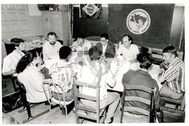 Visita do presidente do INCRA no assentamento "Sumaré" do MST (São Paulo (Estado), 23 out. 1995) [fotografia] / Fotógrafo(a) : Douglas Mansur. -- Ref.: BR-SPMST_MST-SN-CIN_AMP_000669-003749-ARV.