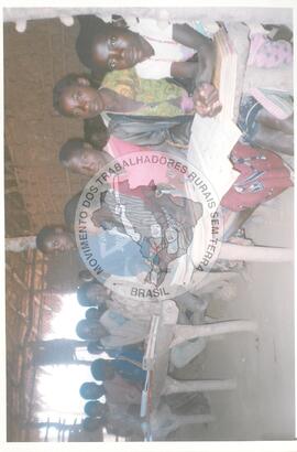 Intercâmbio com a UNAC (Moçambique, ago. 2000) [fotografia] / Fotógrafo(a) : Arquivo MST. -- Ref.: BR-SPMST_MST-SN-CIN_AMP_001093-008913-RIT.