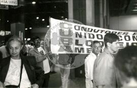 Brigadas a Cuba (São Paulo (Estado), fev. 1992) [fotografia] / Fotógrafo(a) : Gilson Rodrigues. -- Ref.: BR-SPMST_MST-SN-CIN_AMP_000381-001995-AMT.