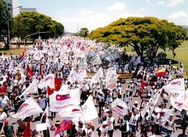 Protesto da Educação (Distrito Federal (Brasil), 06 out. 1999) [fotografia] / Fotógrafo(a) : Douglas Mansur. -- Ref.: BR-SPMST_MST-SN-CIN_AMP_000583-003274-AMT.