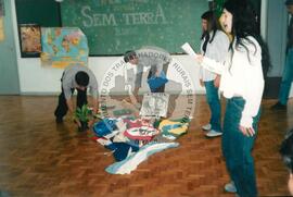 Curso de Relações Internacionais no Centro de Formação Roseli Nunes (São Paulo (Estado), set. 2001) [fotografia] / Fotógrafo(a) : Arquivo MST. -- Ref.: BR-SPMST_MST-SN-CIN_AMP_000856-005686-CUR.