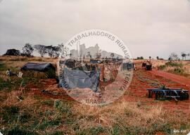 Acampamento do MST [sem identificação] (São Paulo (Estado), ago. 1990) [fotografia] / Fotógrafo(a) : Arquivo MST. -- Ref.: BR-SPMST_MST-SN-CIN_AMP_000041-000158-ACP.