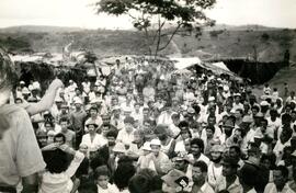 Assentamento "Fazenda Georgina" do MST (São Mateus-ES, nov. 1986) [fotografia] / Fotógrafo(a) : Maria de Fátima Ribeiro. -- Ref.: BR-SPMST_MST-SN-CIN_AMP_000324-001568-ASS.