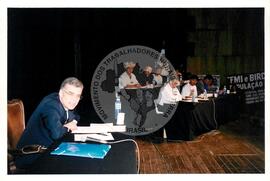 Tribunal da Divida Externa (Rio de Janeiro-RJ, 26 abr. 1999) [fotografia] / Fotógrafo(a) : Douglas Mansur. -- Ref.: BR-SPMST_MST-SN-CIN_AMP_000136-001058-ACS.