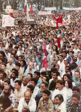 Manifestação pró Impechment - UNE E CUT (São Paulo (Estado), 25 ago. 1992) [fotografia] / Fotógrafo(a) : Juan Pezzeto. -- Ref.: BR-SPMST_MST-SN-CIN_AMP_000384-002084-AMT.
