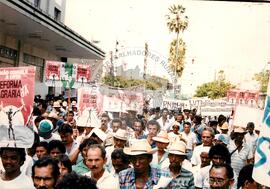 Manifestação (Teresina-PI, 10 out. 1988) [fotografia] / Fotógrafo(a) : Arquivo MST. -- Ref.: BR-SPMST_MST-SN-CIN_AMP_000553-003090-AMT.