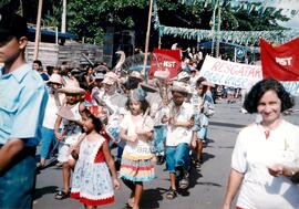 Acampamento do MST [sem identificação] (Promissão-SP, [sem data]) [fotografia] / Fotógrafo(a) : Douglas Mansur. -- Ref.: BR-SPMST_MST-SN-CIN_AMP_000056-000549-ACP.