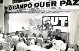 Seminário o PT e os Movimentos Sociais (São Paulo (Estado), abr. 1985) [fotografia] / Fotógrafo(a) : Douglas Mansur. -- Ref.: BR-SPMST_MST-SN-CIN_AMP_000146-001086-ACS.