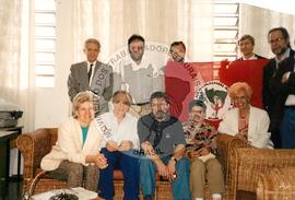 Encontro de Diolinda com personalidades no presídio Carandiru (São Paulo-SP, nov. 1995) [fotografia] / Fotógrafo(a) : [sem autoria] ; Renata Jubram. -- Ref.: BR-SPMST_MST-SN-CIN_AMP_000670-003793-ARV.